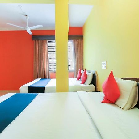 Capital O 71729 Lucky Inn Bangalore Bagian luar foto