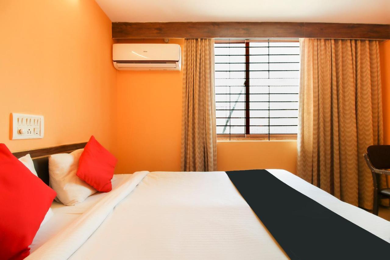 Capital O 71729 Lucky Inn Bangalore Bagian luar foto